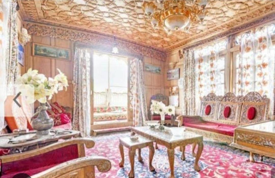 Готель New Minar Group Of Houseboats Срінагар Екстер'єр фото